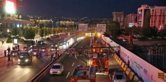 Ankara’da Vinç Yola Devrildi!