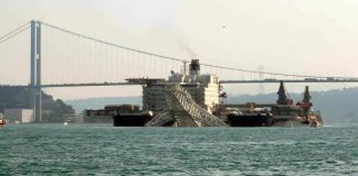 Pioneering Spirit Boğaz Geçişi