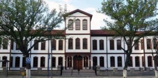 Restore edilen müzenin temeli çöktü