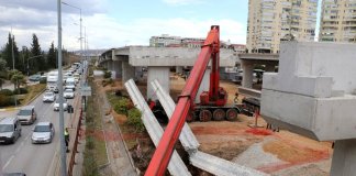 Vincin üzerine 40 tonluk blok düştü!