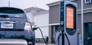 Elektrik şarj istasyonları navigasyondan bulunabilecek.