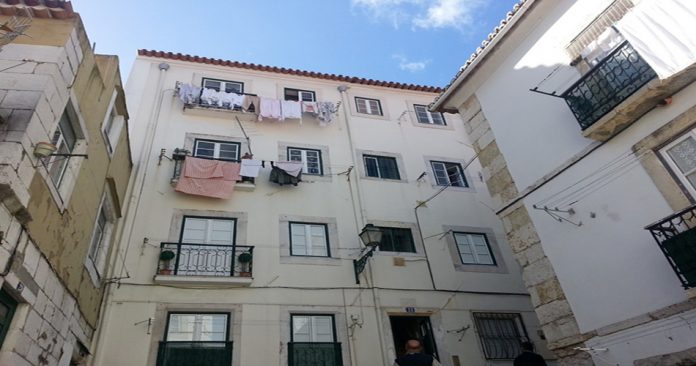 apartman_camasir asmak apartman çamaşır asmak