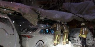 İstanbul’da Spor Salonu Çatısı Kardan Dolayı Çöktü! Spor salonu